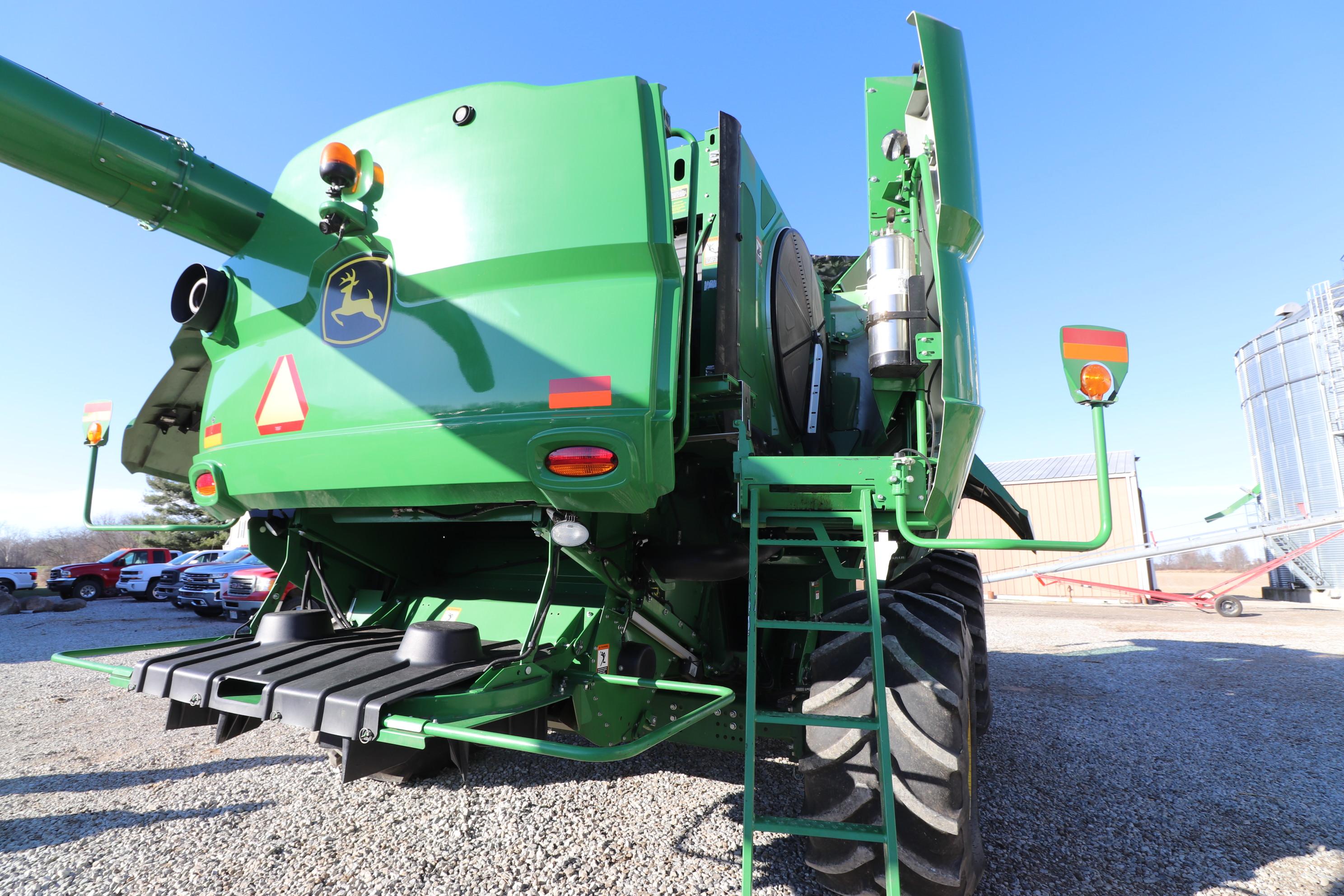 2017 John Deere s670 Combine pro drive