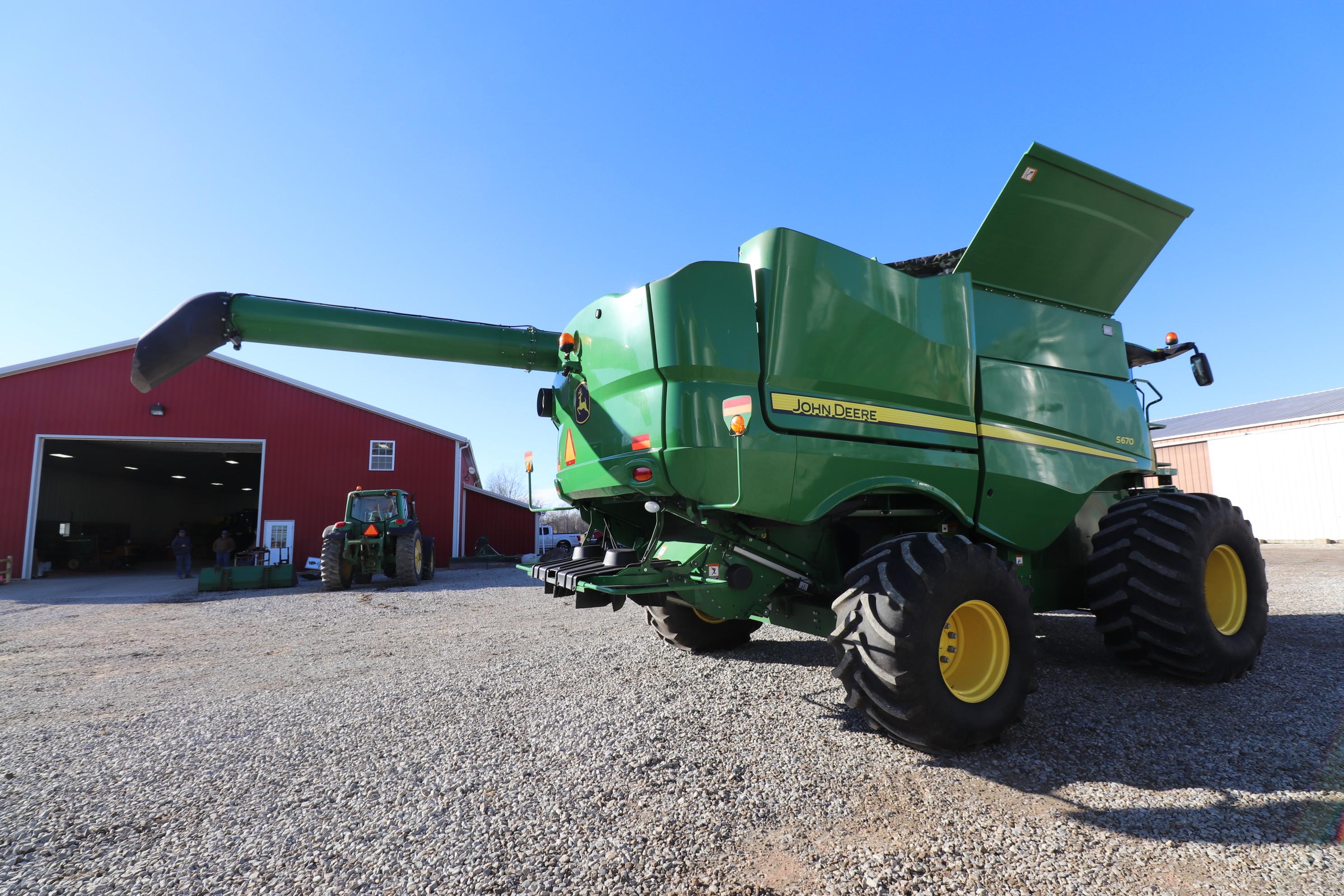 2017 John Deere s670 Combine pro drive