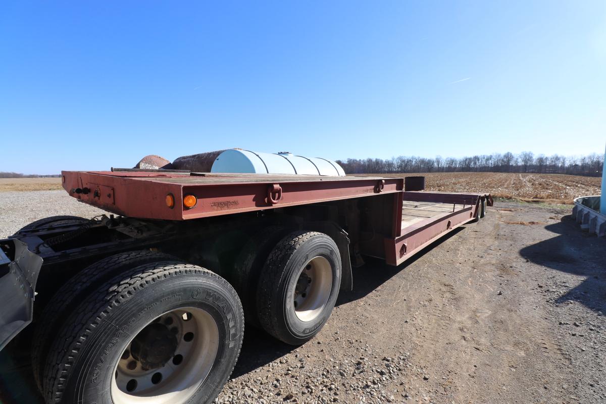 2000 Dynaweld 45’ lowboy trailer