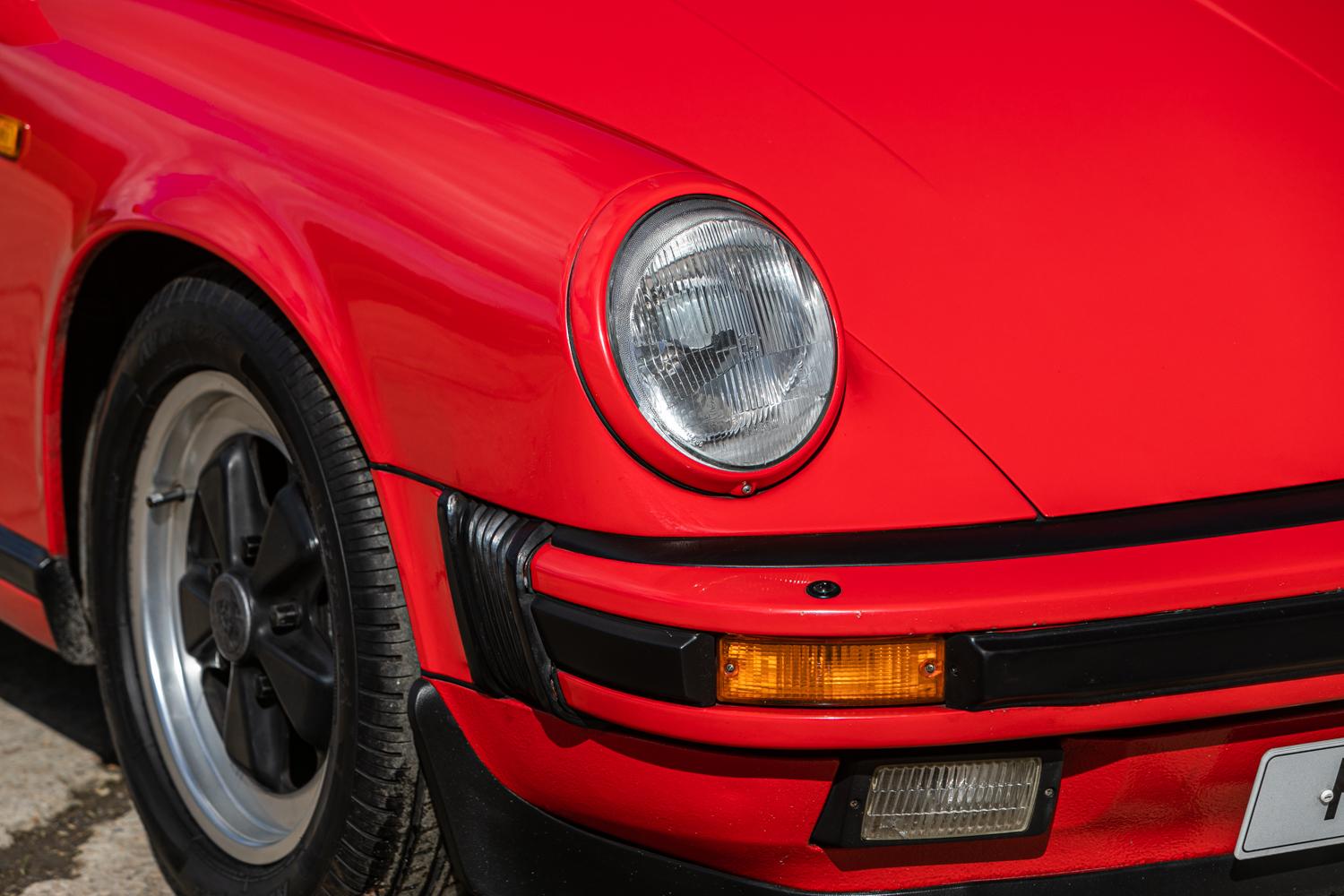 1989 Porsche 911 Carrera 3.2 Sport Targa