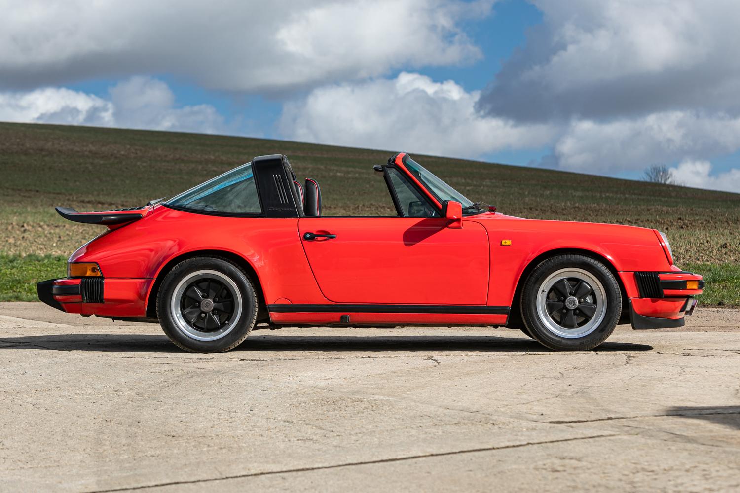 1989 Porsche 911 Carrera 3.2 Sport Targa