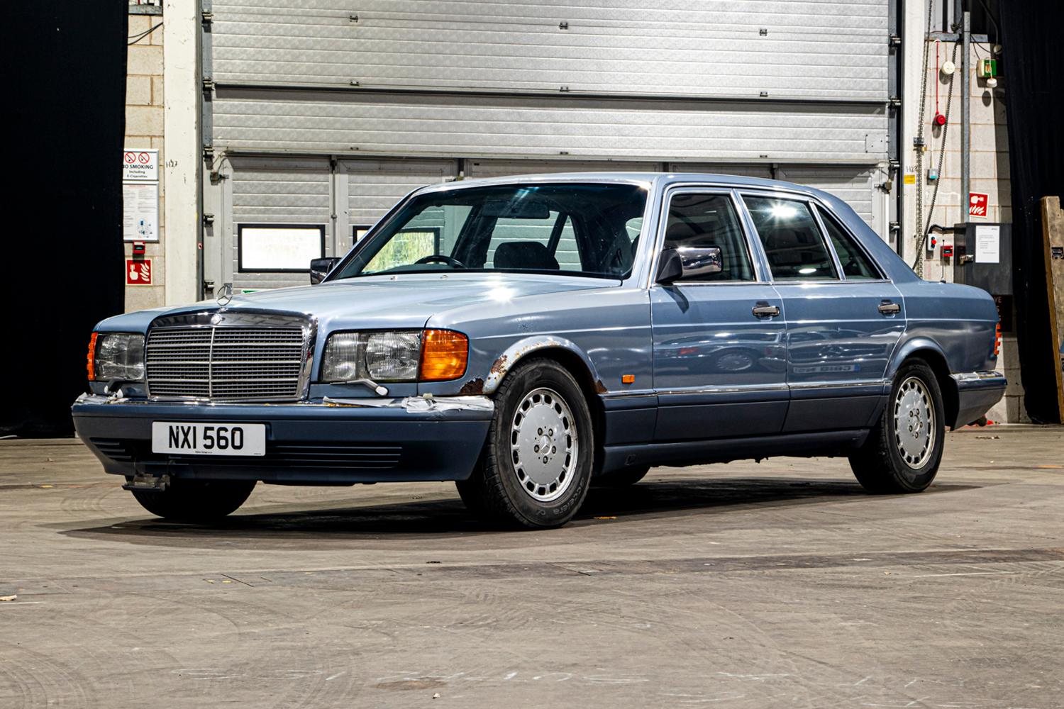 1989 Mercedes-Benz 560 SEL (W126)