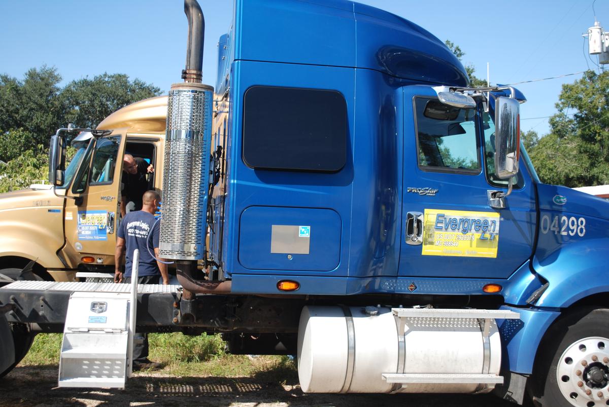2012 International #LF687 Truck-Tractor, Diesel, 6x4, Sleeper Cabin, 10 Whe