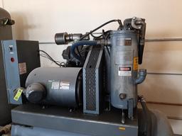 Air Compressor with storage tank and air dryer