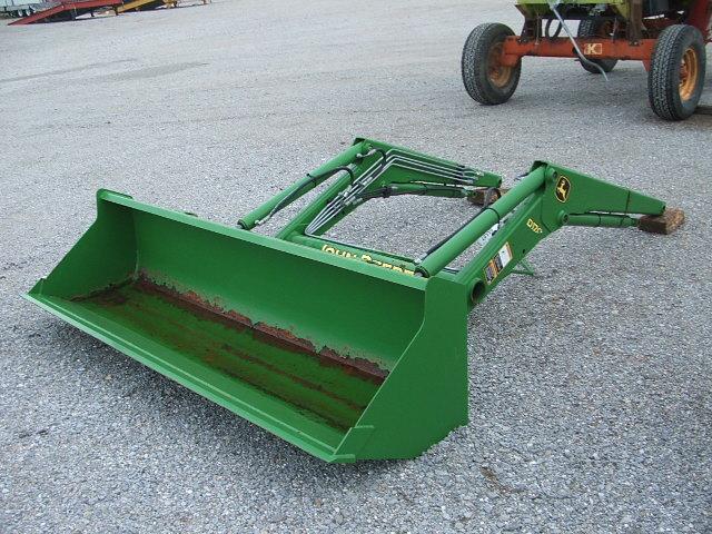 JD D170 LOADER  NO BRACKETS