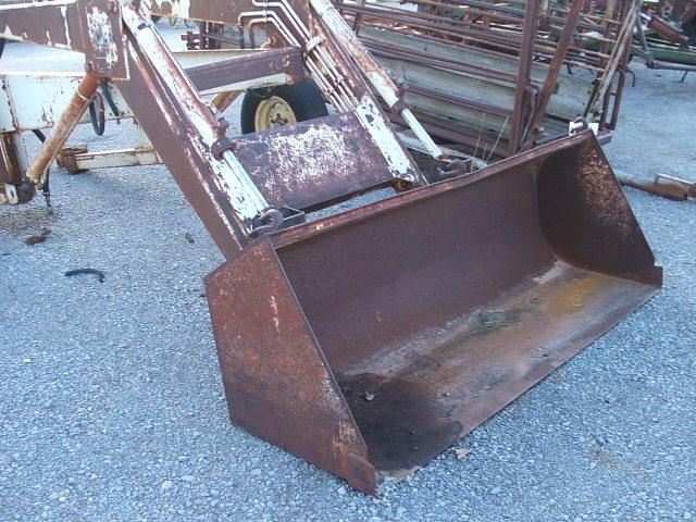 GREAT BEND 800 FRONT END LOADER