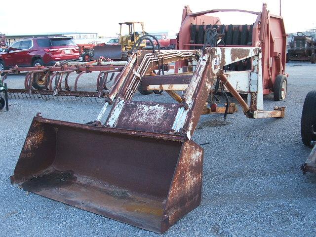 GREAT BEND 800 FRONT END LOADER