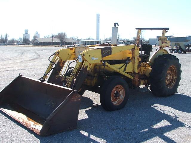 FORD 3500 DIESEL TRACTOR WITH LOADER