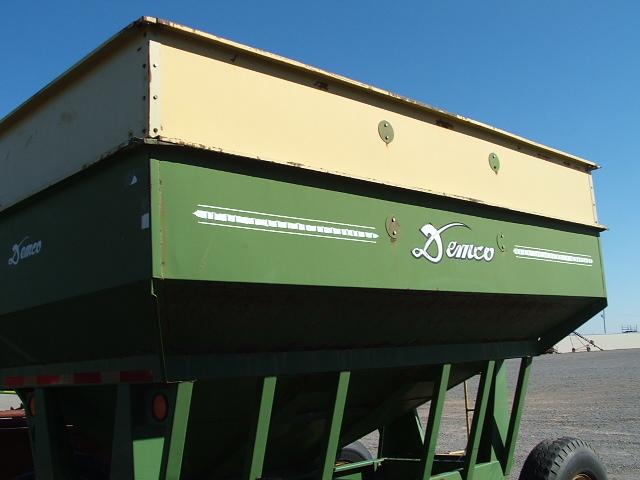 DEMCO GRAVITY WAGON