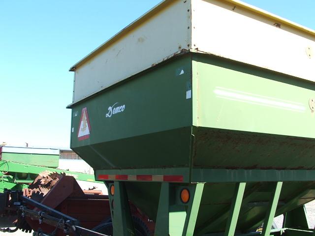 DEMCO GRAVITY WAGON