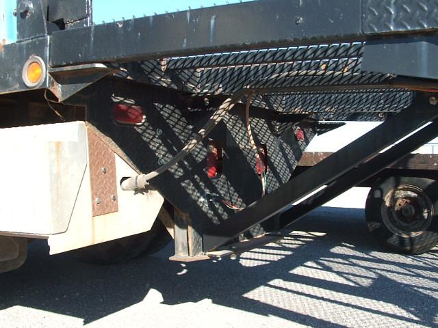 1998 IH 4700 WITH 12' FLATBED