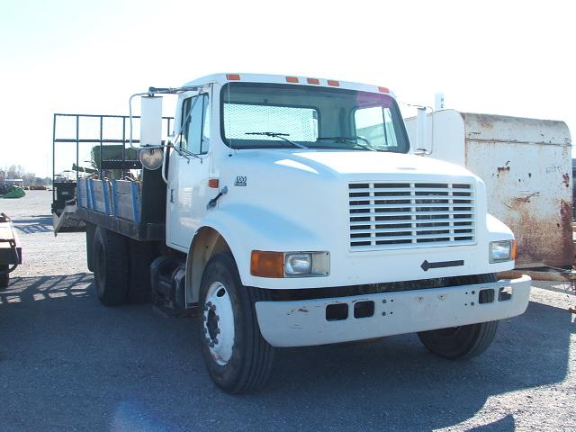 1998 IH 4700 WITH 12' FLATBED