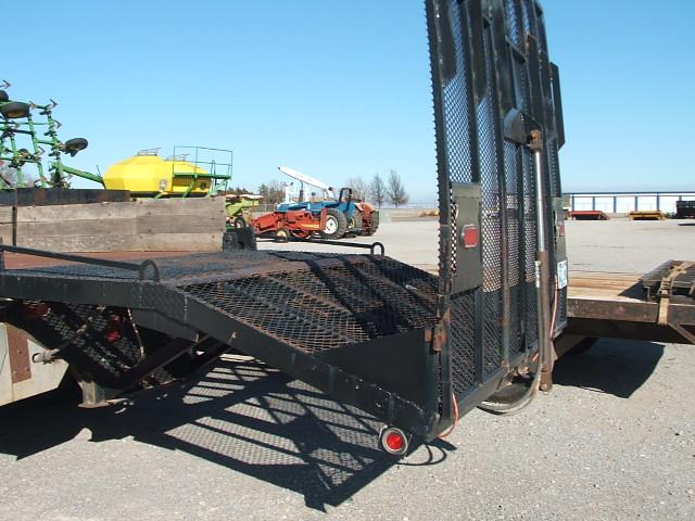 1998 IH 4700 WITH 12' FLATBED