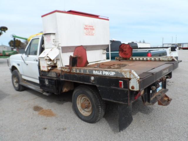 1992 FORD F350 4WD WITH BALE BED
