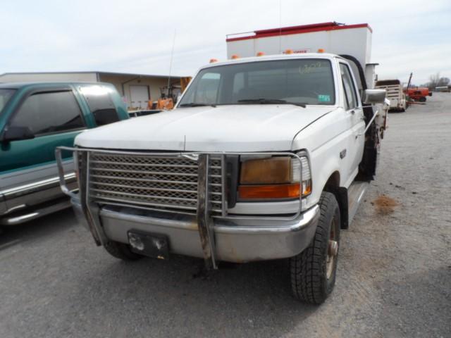 1992 FORD F350 4WD WITH BALE BED