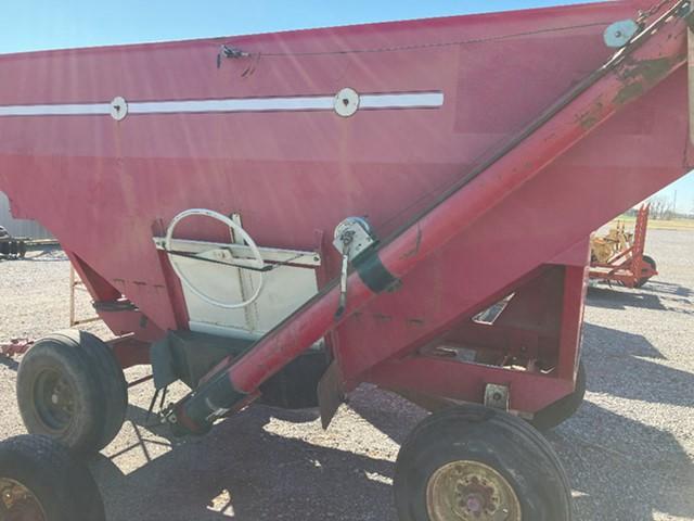 EZ FLOW GRAVITY WAGON WITH HYD AUGER