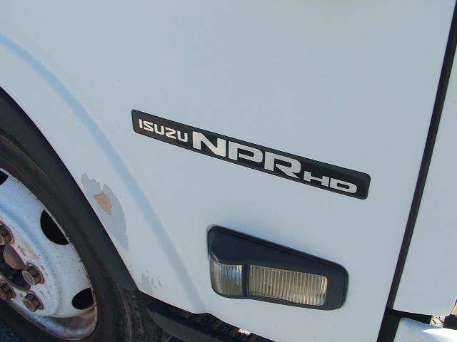 2009 ISUZU NPRHD BOX TRUCK