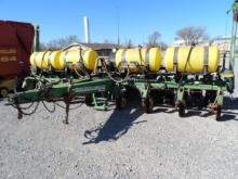 JD 1750 8 ROW CORN PLANTER