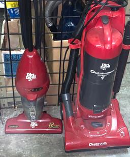 2 Dirt Devil Vacuums- works