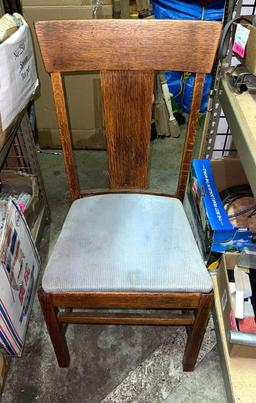 4 Vintage Wood Dining Room Chairs