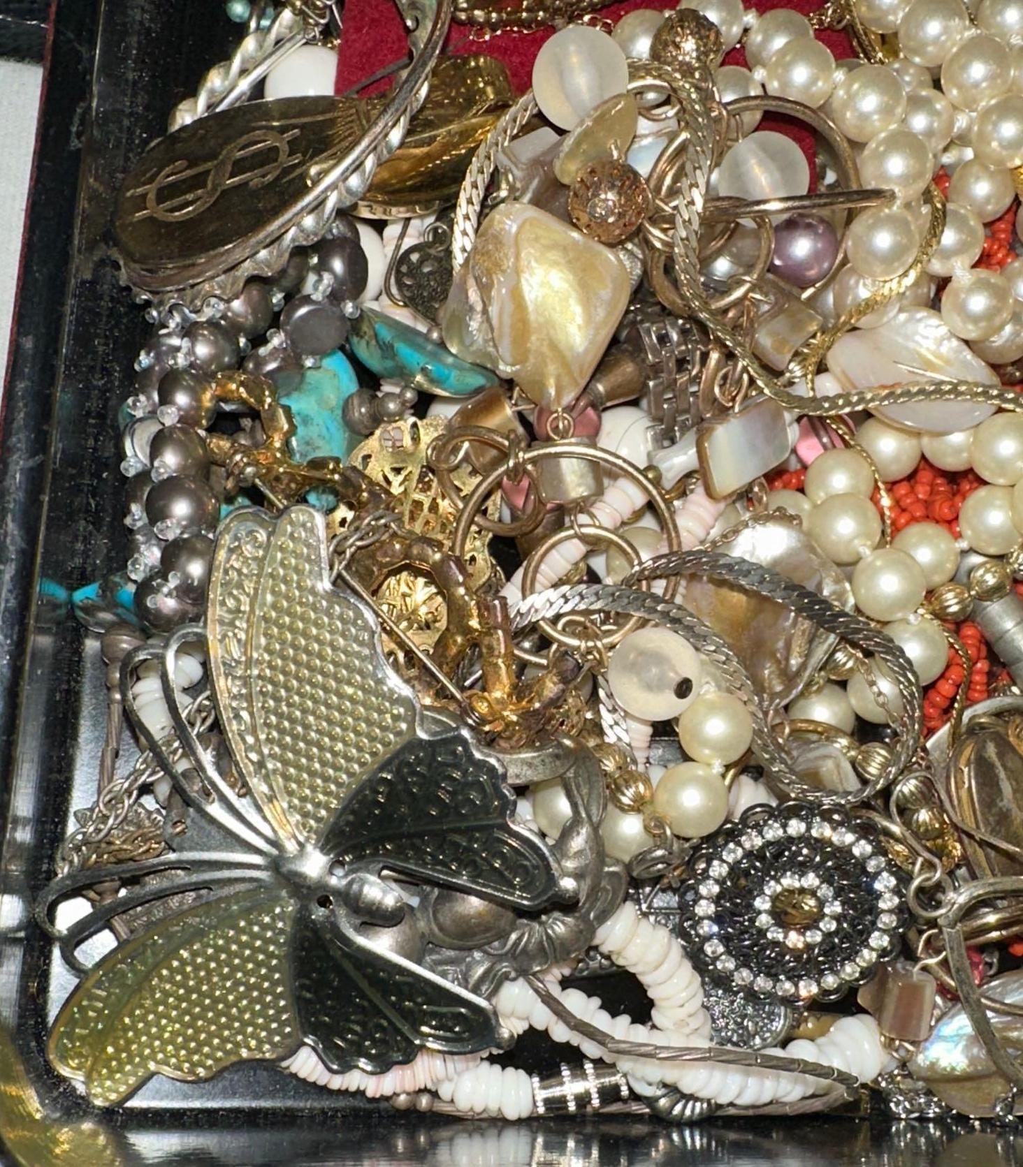 Lot of Unsearched Jewelry from Abandoned Storage unit