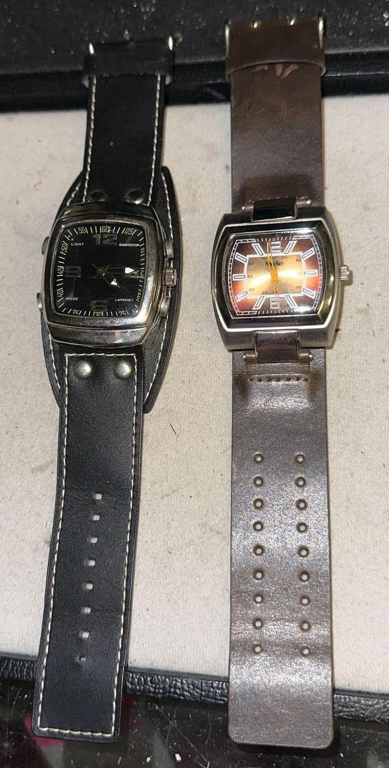 2 Men's Wrist watches both with Moeeino Leather Bands