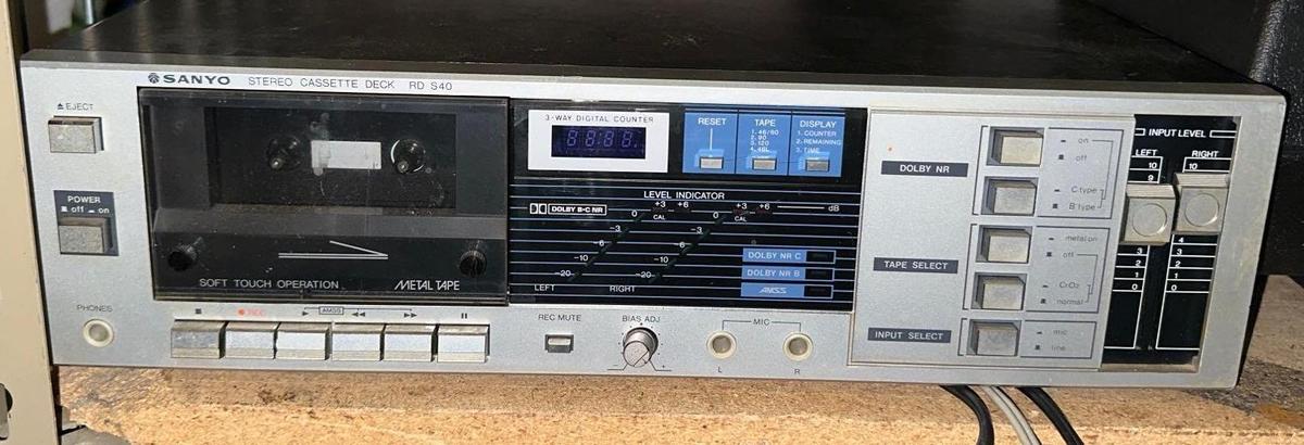 Sanyo RD-S40 Stereo Cassette Tape Deck- works