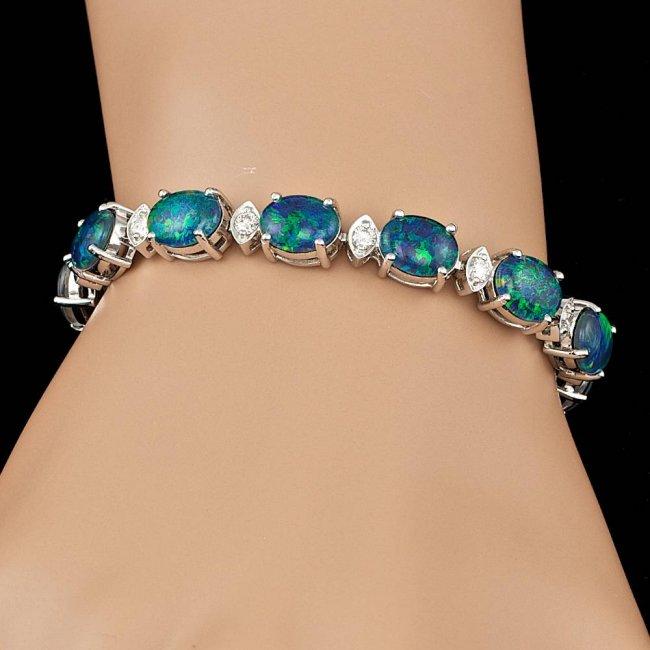 18k Gold 17.50ct Opal 1.10ct Diamond Bracelet