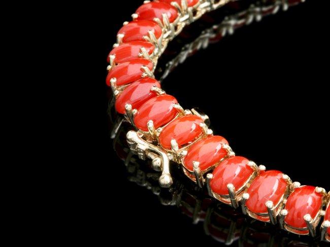 14k Gold 39ct Coral 0.80ct Diamond Necklace