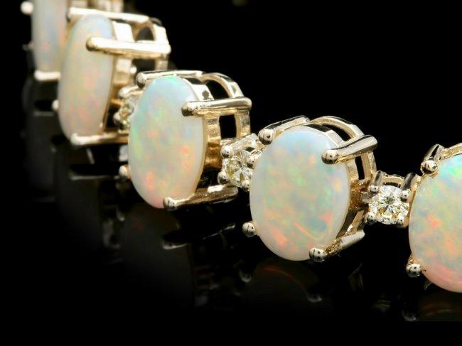 14k Gold 18.00ct Opal 1.50ct Diamond Bracelet