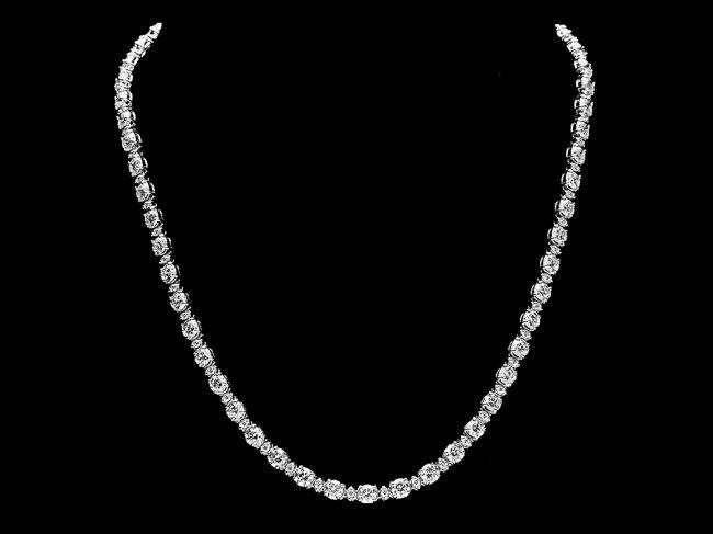 18k White Gold 17ct Diamond Necklace