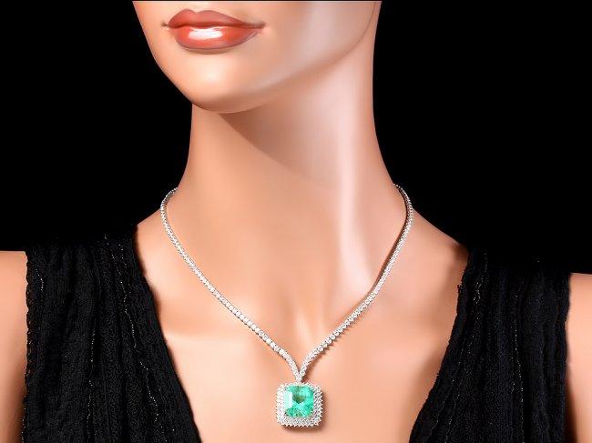 18k Gold 17.00ct Emerald 10.70ct Diamond Necklace