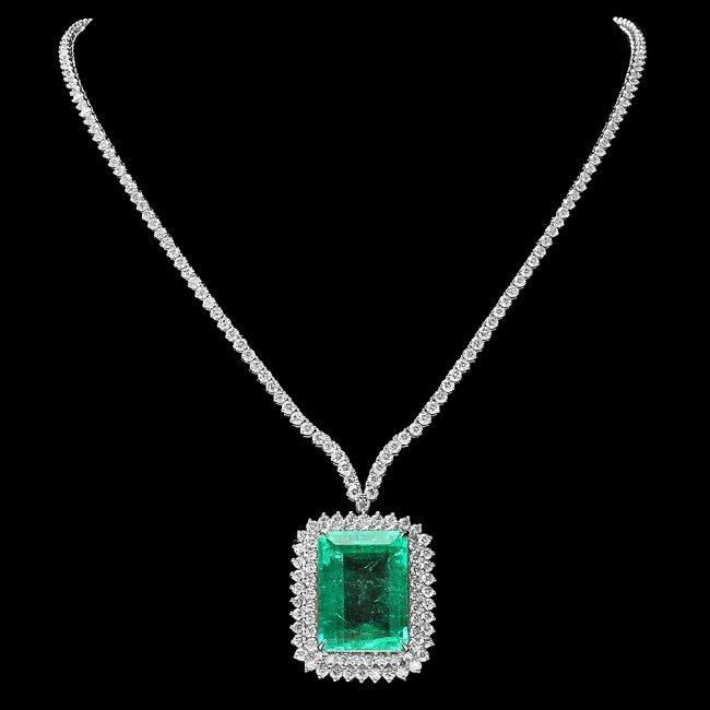 18k White Gold 32.50ct Emerald 11.50ct Diamond Necklace