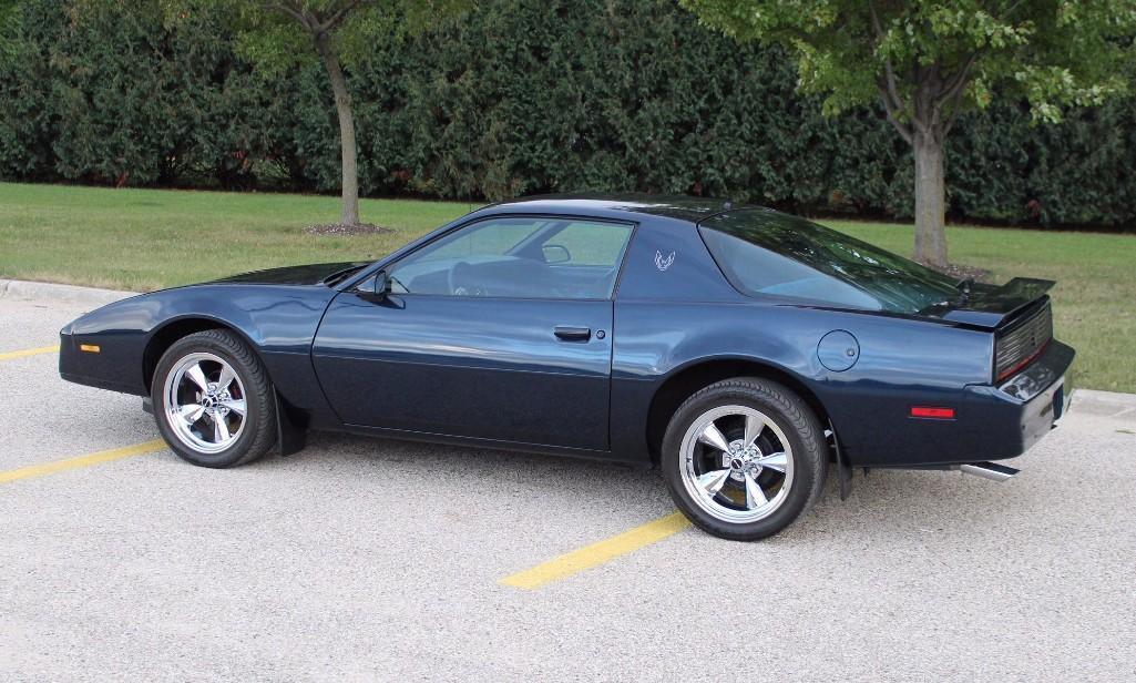 1982 Pontiac Firebird 1G2AX87H6CL556475