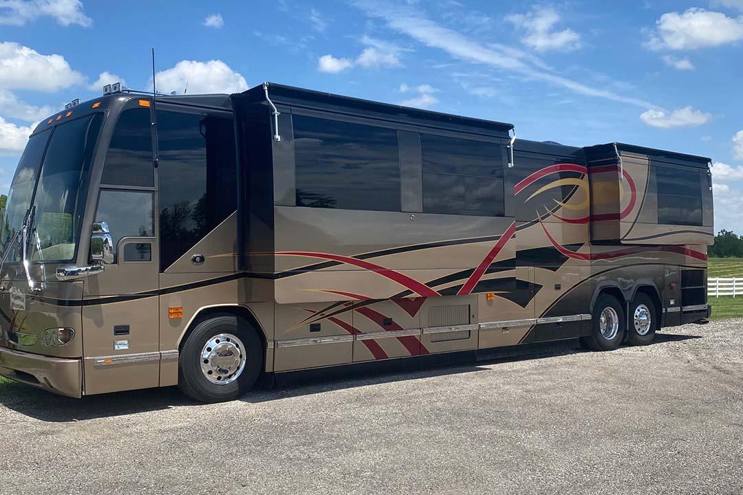 2003 PREVOST FEATHERLITE H3-45