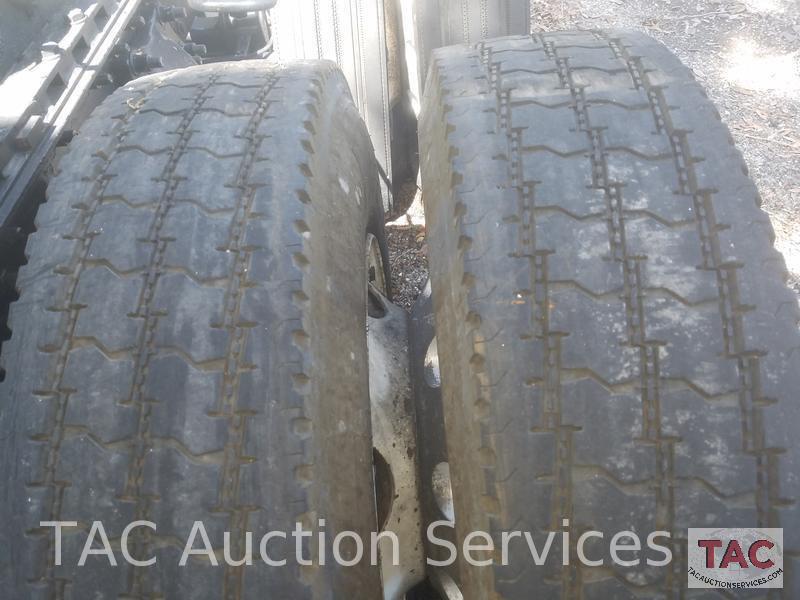 2004 Freightliner Columbia