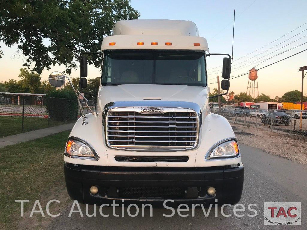 2004 Freightliner Columbia