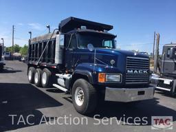 2000 Mack CL713