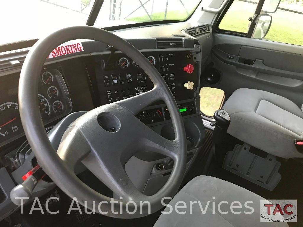 2004 Freightliner Columbia