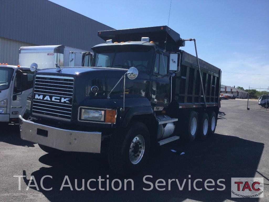 2000 Mack CL713