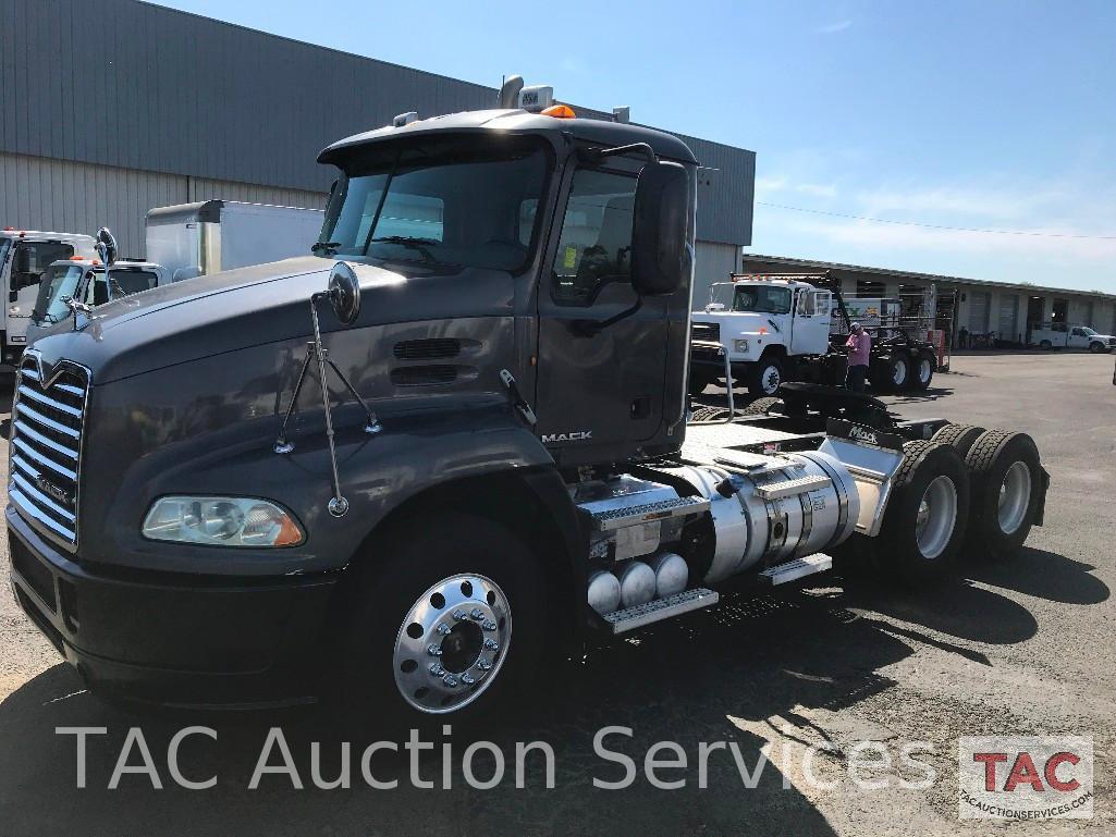 2011 Mack CXU613