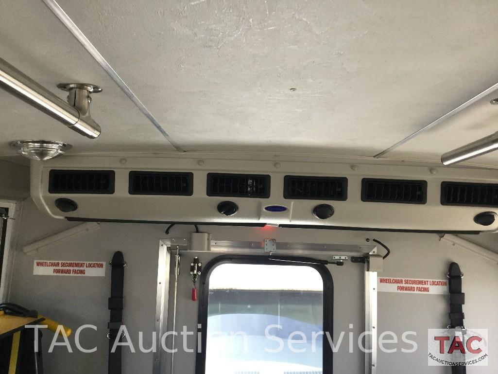 2011 Ford E450 Glaval Universal 20 Passenger Bus