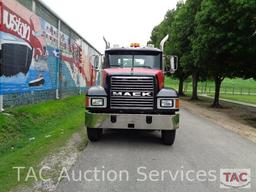 2000 Mack CH613