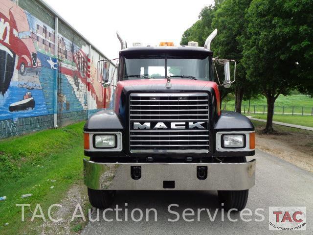 2000 Mack CH613