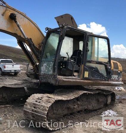 2002 CAT 320CL