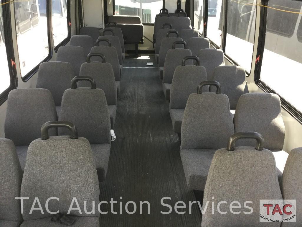 2008 International 3200 XLT by Starcraft 30 Passenger Bus