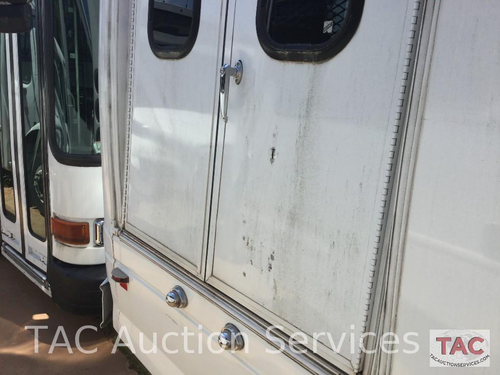 2008 International 3200 XLT by Starcraft 30 Passenger Bus