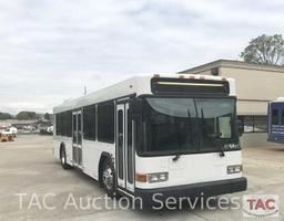 2005 Gillig SLF 21 Passenger Bus