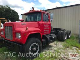 Mack R690ST