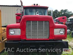 Mack R690ST